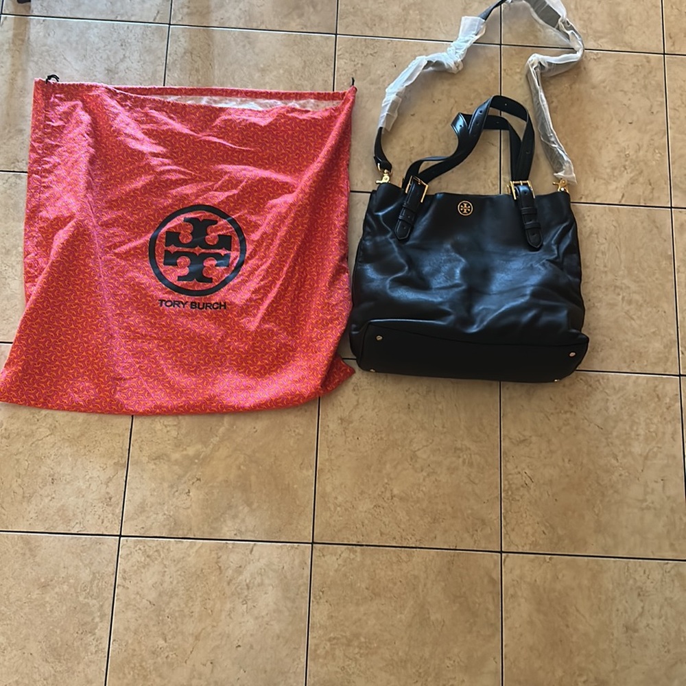 100% authentic Tory Burch women’s black handbag with tag and dust bag - NWT